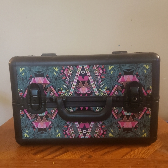 SEPHORA - Mara Hoffman for Sephora Collection: Kaleidescape Train Case. - Picture 3 of 5